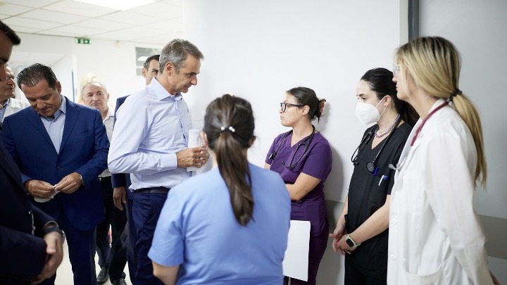 Επίσκεψη Μητσοτάκη στο Ιπποκράτειο: Αναβάθμιση ΤΕΠ και Ενίσχυση Υπηρεσιών