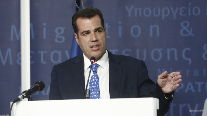 Υπουργός Μετανάστευσης: "Προτεραιότητα η πάταξη της λαθρομετανάστευσης"