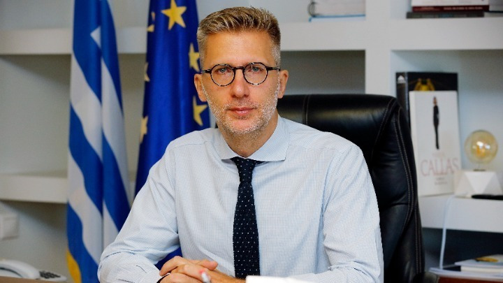 Κυβερνητικές πολιτικές σε επίκεντρο: Οι ανακοινώσεις του υπουργού Επικρατείας