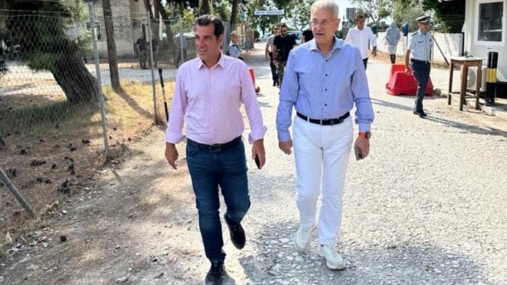 Επίσκεψη υπουργού Μετανάστευσης σε δομές φιλοξενίας στη Βόρεια Ελλάδα
