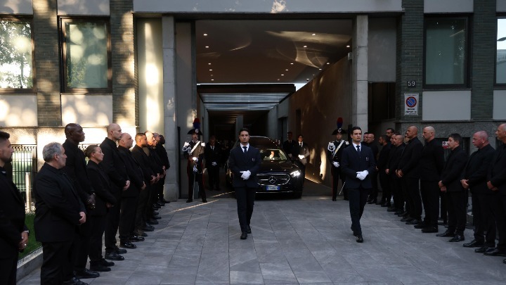 Κηδεία Τζόρτζιο Αρμάνι: Ο Τελευταίος Αποχαιρετισμός στον Μεγάλο Σχεδιαστή