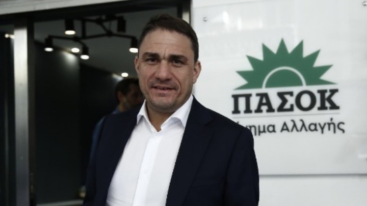 Αντιδράσεις ΠΑΣΟΚ-Κινήματος Αλλαγής στην ανάρτηση του υπουργού Επικρατείας