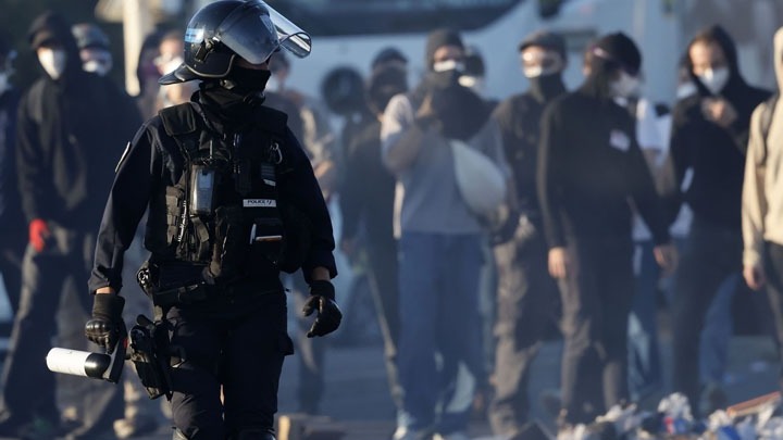 Κινητοποιήσεις και Συλλήψεις στη Γαλλία: Νέα Έκκληση για Αποκλεισμούς