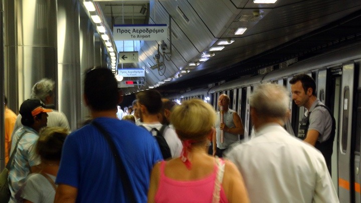 Νέα υπηρεσία 24ωρης λειτουργίας σε Μετρό, Τραμ και λεωφορεία στην Αθήνα