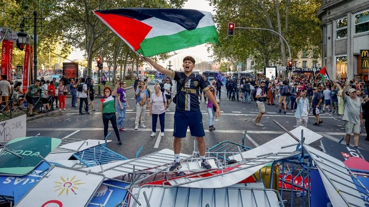 Αντιδράσεις στην Ισπανία για τη διακοπή του Ποδηλατικού Γύρου λόγω διαδηλώσεων για την Γάζα