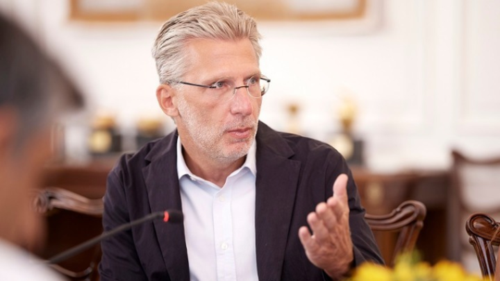 Συνέντευξη υπουργού Επικρατείας: Αναλυτική ανάλυση των εξαγγελιών και των προτάσεων