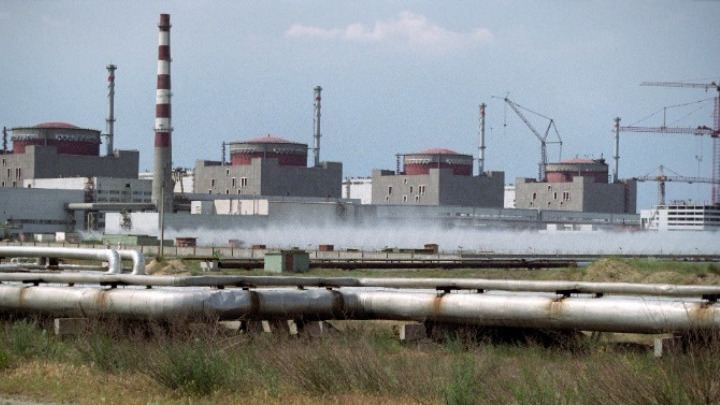 Πυρκαγιά στον πυρηνικό σταθμό της Ζαπορίζια: Κλιμάκιο του ΔΟΑΕ άκουσε βομβαρδισμό κοντά στις εγκαταστάσεις