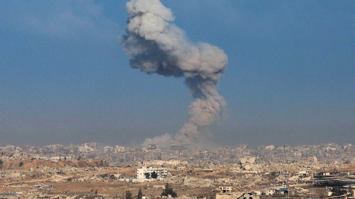 Κρίση στη Γάζα: Παλαιστίνιοι εγκαταλείπουν την πόλη μετά τις επιθέσεις