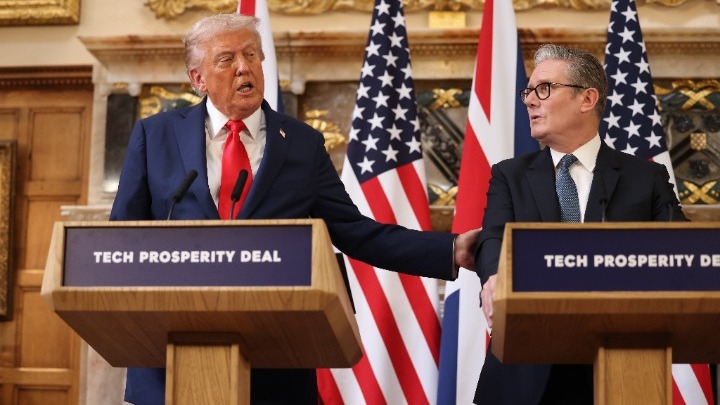 Συνάντηση Τραμπ - Στάρμερ: Ενίσχυση της συνεργασίας και διαφωνίες σε διεθνή θέματα