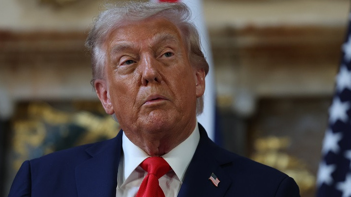 Αμερικανοί παρουσιαστές επικρίνουν τη λογοκρισία του Τραμπ