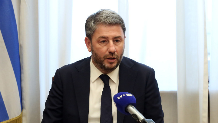 Επίσκεψη του Νίκου Ανδρουλάκη στο Νοσοκομείο Κυθήρων