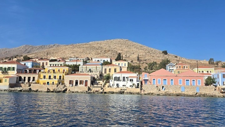 Η Χάλκη κατακτά την πρώτη θέση στα Innovation in Politics Awards 2025