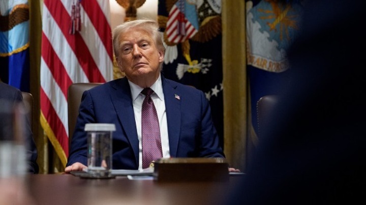 Ο Τραμπ απαιτεί δικαιοσύνη: Πιέζει για διώξεις εναντίον πολιτικών αντιπάλων