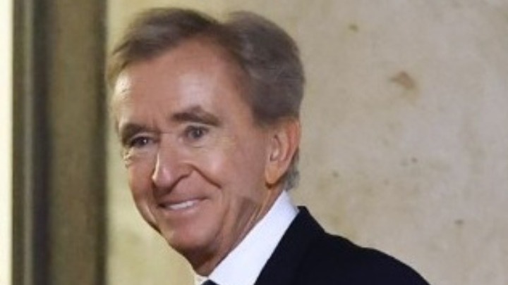 Επίθεση του Μπερνάρ Αρνό εναντίον του φόρου 2% στους δισεκατομμυριούχους