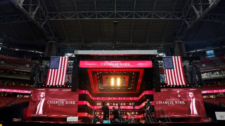 Τελετή Τιμής για τον Δολοφονημένο Υπερσυντηρητικό Τσάρλι Κερκ στην Αριζόνα