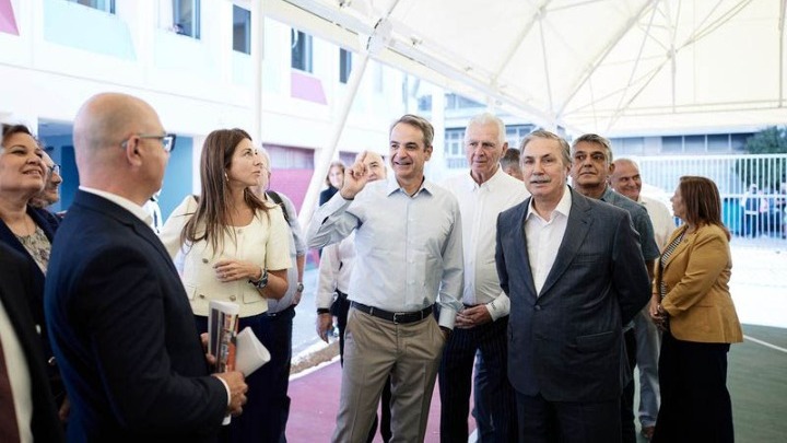 Επίσκεψη Μητσοτάκη σε Ωνάσεια σχολεία: Αναβαθμίζονται σε πρότυπα σχολεία