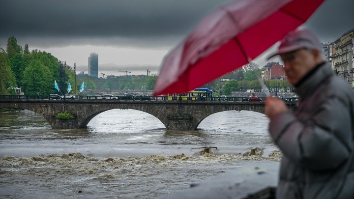 Κύμα κακοκαιρίας σαρώνει τη βόρεια Ιταλία