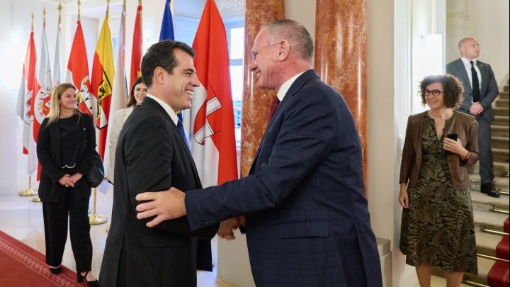 Συνάντηση Πλεύρη - Κάρνερ: Συνεργασία Ελλάδας - Αυστρίας για το Μεταναστευτικό