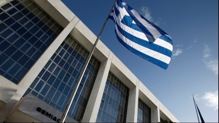 Ανακριτικές πράξεις και εκταφή ζητούν οι συγγενείς θυμάτων των Τεμπών