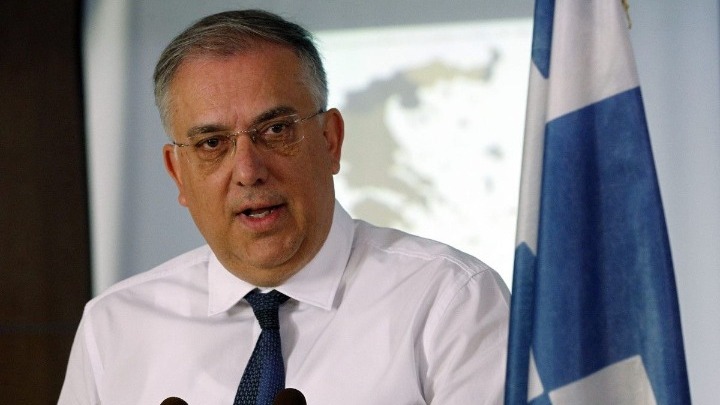 Ο υπουργός Ανάπτυξης, Τάκης Θεοδωρικάκος, μιλά για ενίσχυση του διαθέσιμου εισοδήματος και ελέγχους στην αγορά