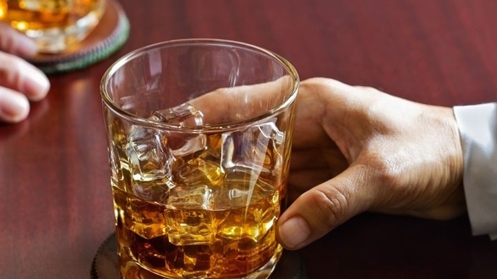 Η Κατανάλωση Αλκοόλ Αυξάνει τον Κίνδυνο Άνοιας, Αναδεικνύει Μελέτη