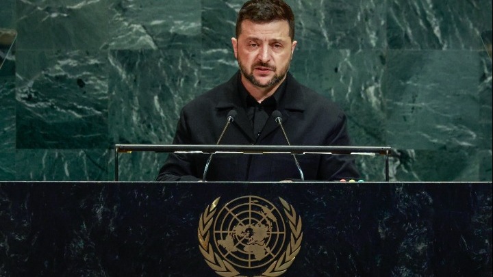 Ο Ζελένσκι κατηγορεί τον Πούτιν για εξοπλισμούς
