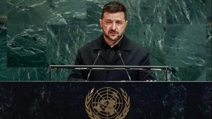 Ο Ζελένσκι καλεί τις παγκόσμιες δυνάμεις να σταματήσουν τον πόλεμο στην Ουκρανία