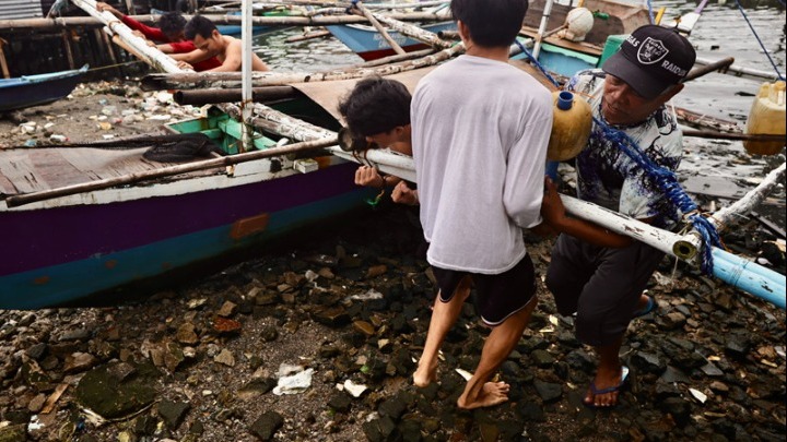 Σφοδρή τροπική καταιγίδα στις Φιλιππίνες: Τρεις νεκροί και 400.000 εκτοπισμένοι