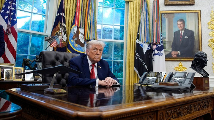 Κατηγορίες εναντίον πρώην διευθυντή FBI Κόμι: Καρποί της πίεσης του Τραμπ