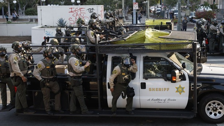 Ανάπτυξη Στρατιωτικής Δύναμης στο Πόρτλαντ: Αντιδράσεις και Αγωγές