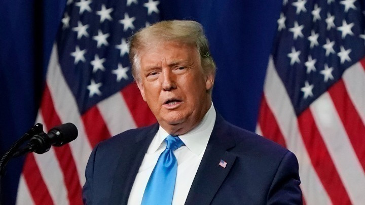 Κυβερνήτης Ιλινόι κατηγορεί την κυβέρνηση Τραμπ για ανάπτυξη Εθνοφρουράς στο Σικάγο