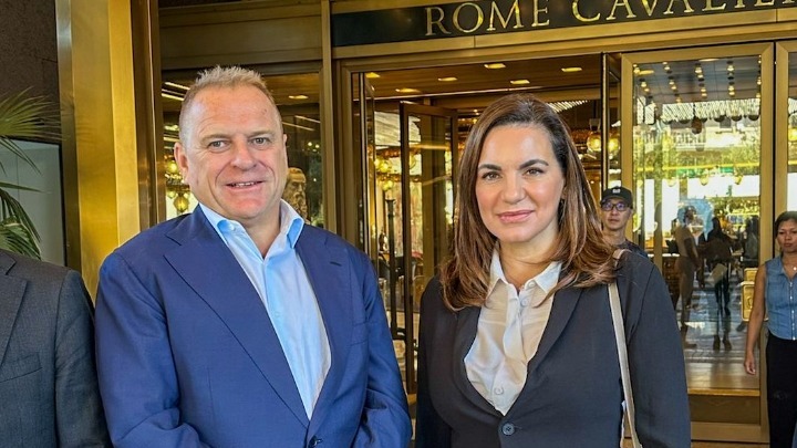 Συνάντηση Κεφαλογιάννη - Hilton: Επενδυτικό ενδιαφέρον για τον ελληνικό τουρισμό
