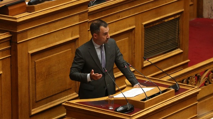 Ο Αλέξης Χαρίτσης αναφέρει ότι "Καμιά φρεγάτα δεν υποκαθιστά το κοινωνικό κράτος"