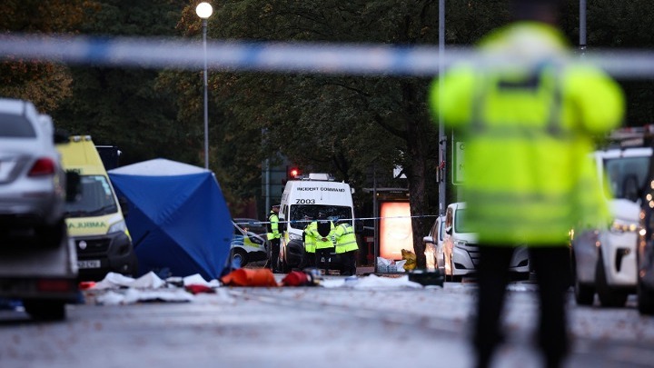 Εντεινώντας τη Μάχη κατά του Αντισημιτισμού: Η Βρετανία Δεσμεύεται για Περισσότερη Ασφάλεια