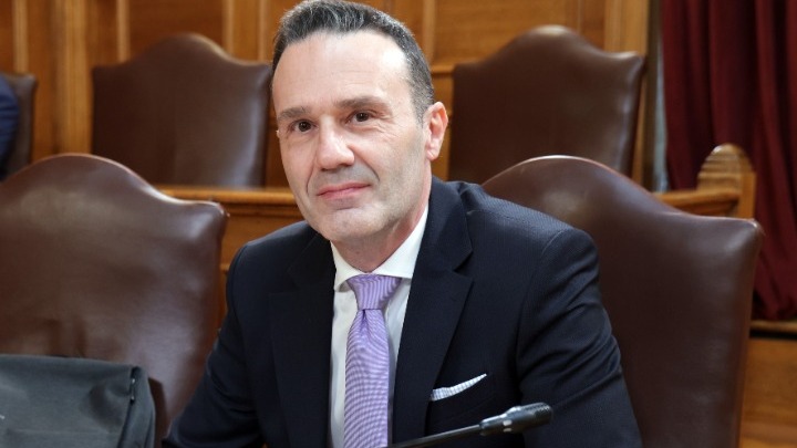 Ανάλυση: ΟΠΕΚΕΠΕ - Αδυναμία στις Αποφάσεις και Κριτική από τον Πρώην Αντιπρόεδρο