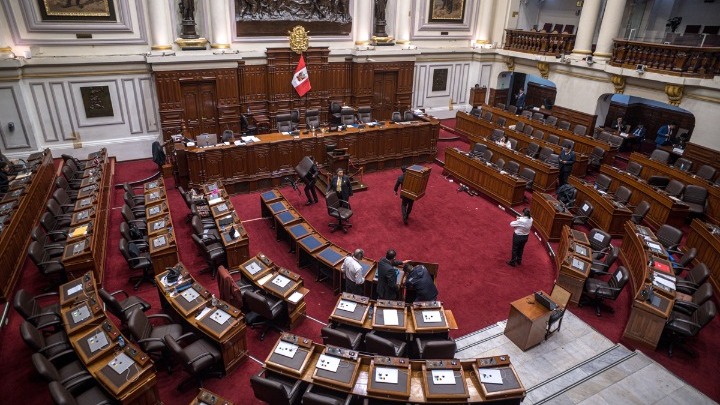 Αναταραχή στο Περού: Ενέκρινε το Κογκρέσο εξέταση για την αποπομπή της προέδρου Ντίνα Μπολουάρτε