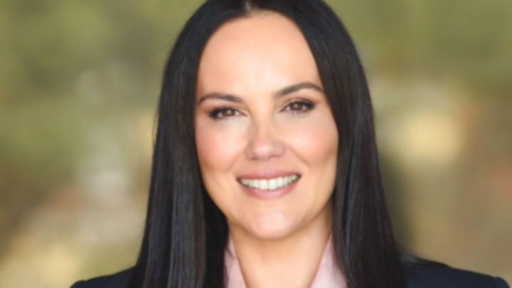 Ίδρυμα Build a Bridge: Η Πρωτοβουλία που Σώζει Γυναίκες από τον Καρκίνο του Μαστού