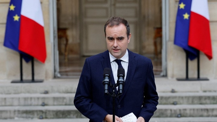 Νέα σύνθεση υπουργικού συμβουλίου στη Γαλλία