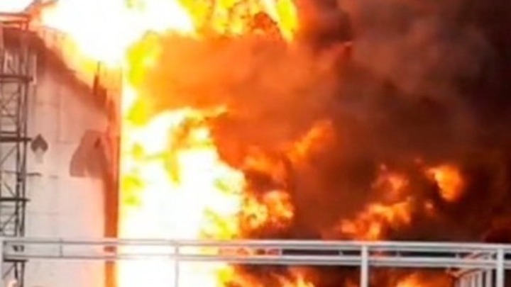 Πυρκαγιά σε εγκατάσταση αποθήκευσης καυσίμων στην Κριμαία