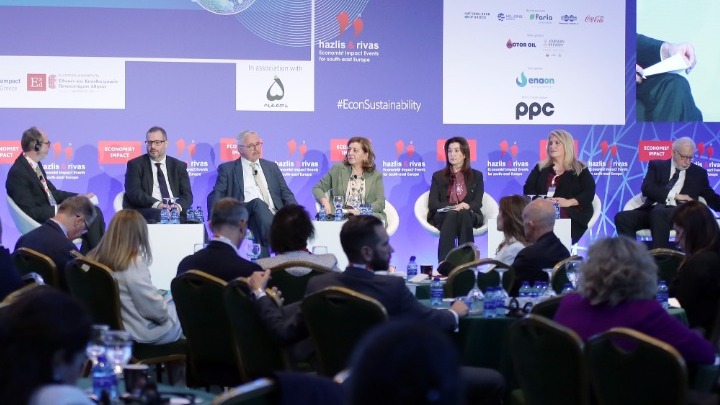 Η Ελλάδα στην Πρωτοπορία της Πράσινης Ενέργειας: Τα Σημαντικά Βήματα προς την Απανθρακοποίηση