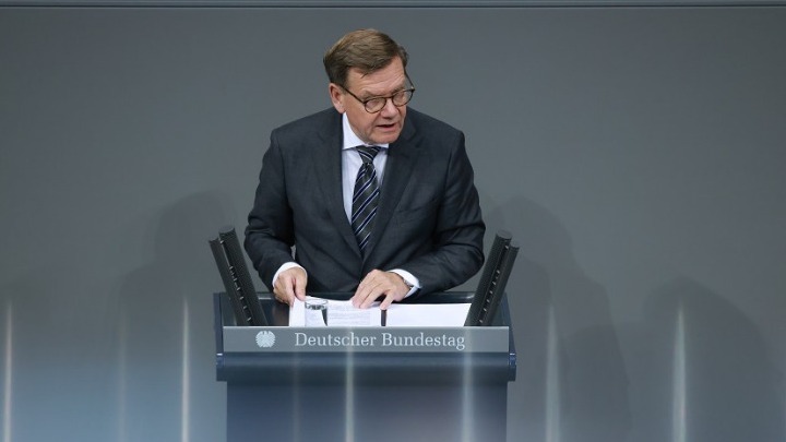 Ο υπουργός Εξωτερικών Γιόχαν Βάντεφουλ αναλύει την κατάσταση στη Μέση Ανατολή