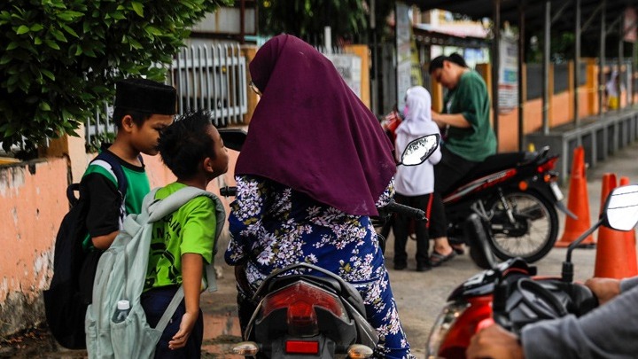 Εκατοντάδες μαθητές νοσούν από γρίπη στη Μαλαισία