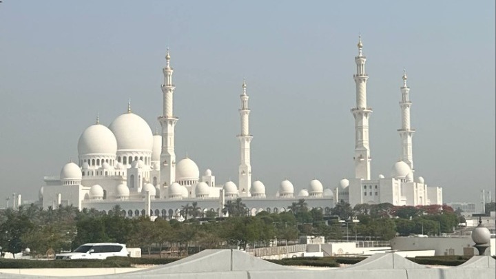 Ψηφιακός γάμος στο Άμπου Ντάμπι: Η νέα τάση στα Ηνωμένα Αραβικά Εμιράτα