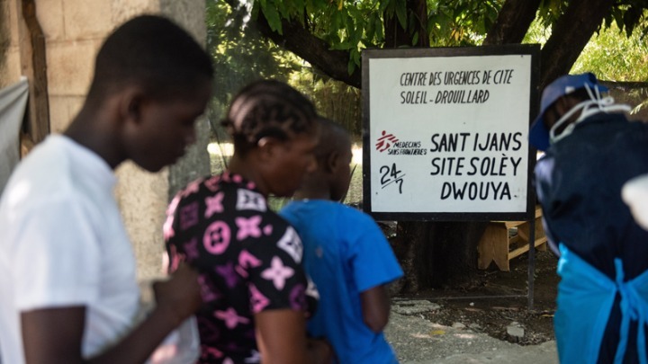 Κλείσιμο κλινικής στην Πορτ-ο-Πρενς λόγω επείγουσας κατάστασης