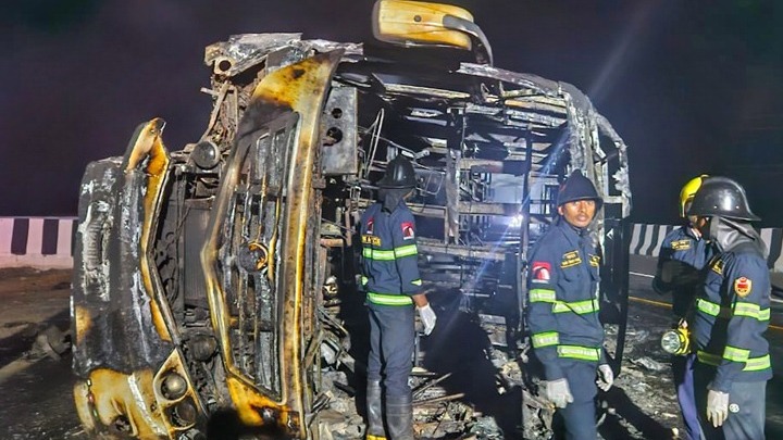 Τραγωδία στην Ινδία: 20 νεκροί από πυρκαγιά σε λεωφορείο