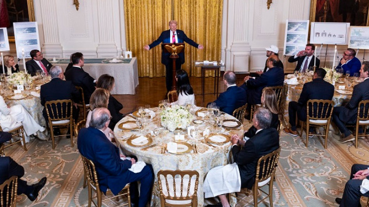 Ντόναλντ Τραμπ: Πολυτελές δείπνο για δισεκατομμυριούχους και μεγάλες εταιρείες