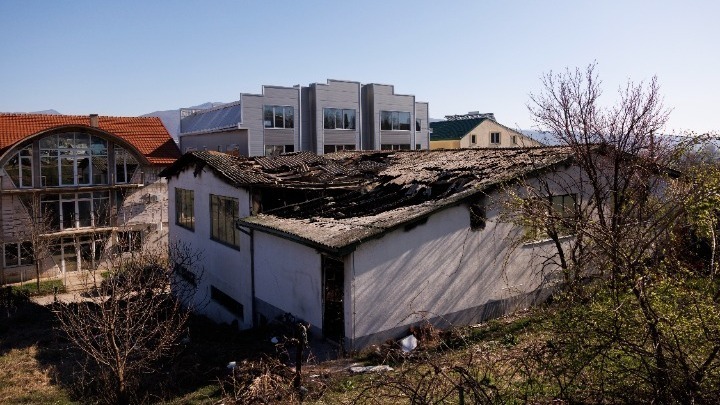 Ξεκινά η Δίκη για τη Φονική Πυρκαγιά στο Κότσανι: Ανάλυση και Προσδοκίες