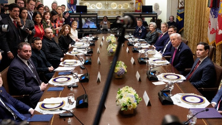 Ο Ζελένσκι παρουσίασε "χάρτες" στον Τραμπ για πιθανούς στόχους εντός της Ρωσίας