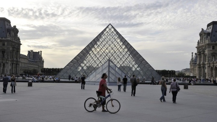 Ληστεία στο Λούβρο: Ανακοινώθηκε από τη Γαλλίδα υπουργό Πολιτισμού