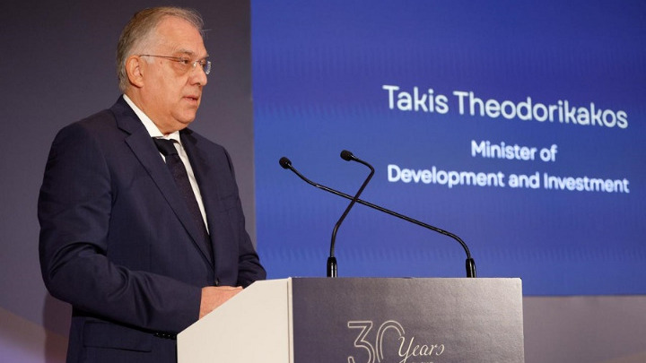 Ο υπουργός Ανάπτυξης αναφέρθηκε στην ενίσχυση της παραγωγικότητας και την προστασία του καταναλωτή